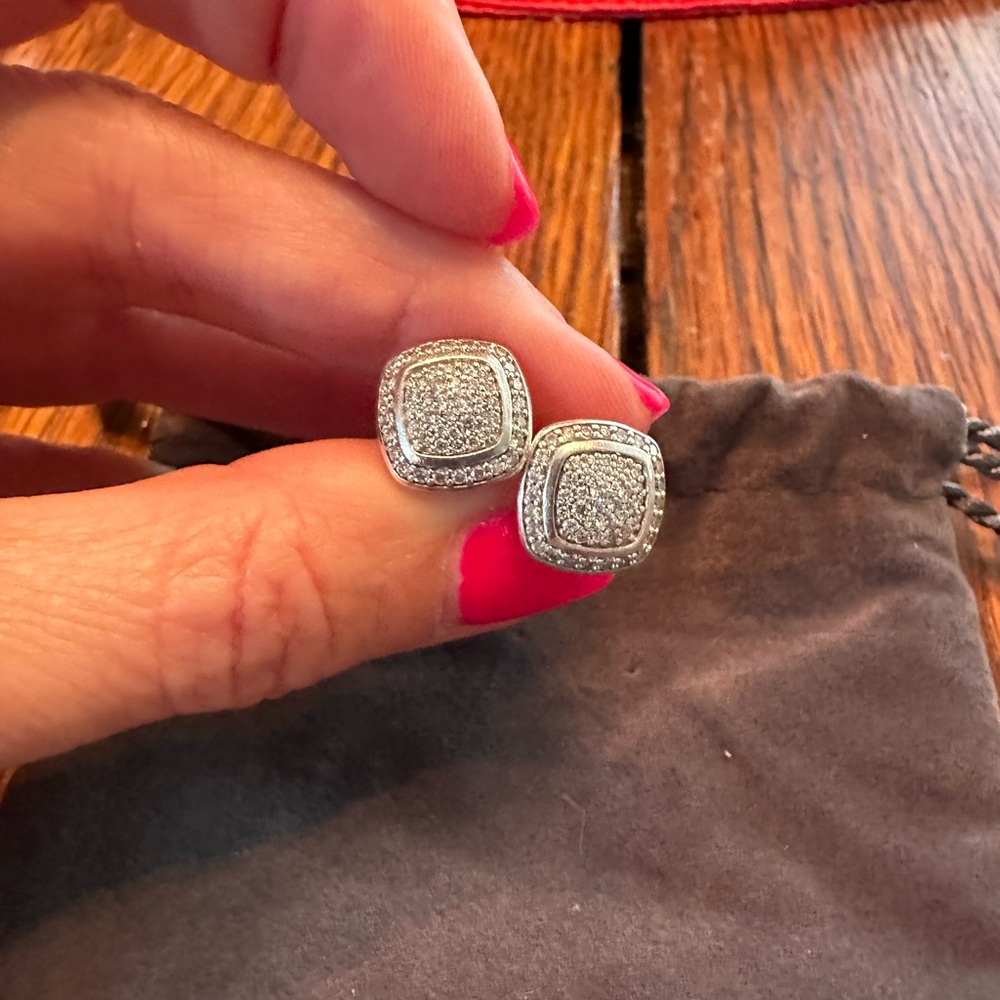 David Yurman Albion® Stud Earrings
Sterling Silver with Pavé Diamonds, 7mm